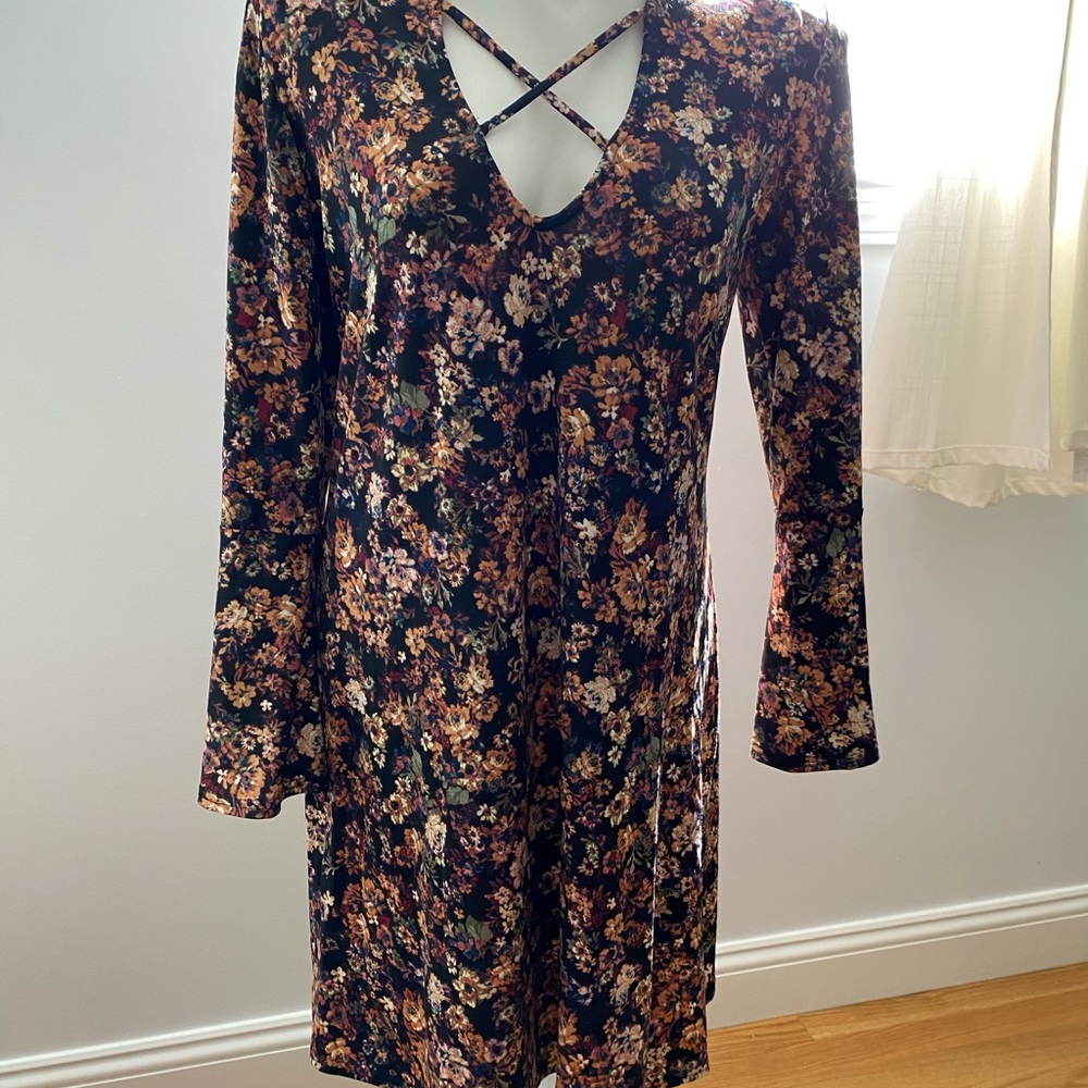 Flower Print Dress. Hippie vibe. Date Night.
